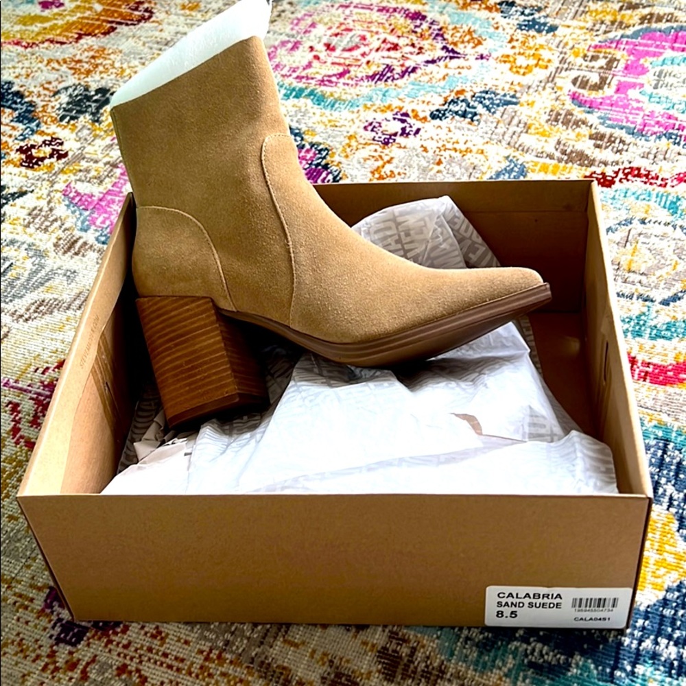 Brand new Steve Madden Calabria boots